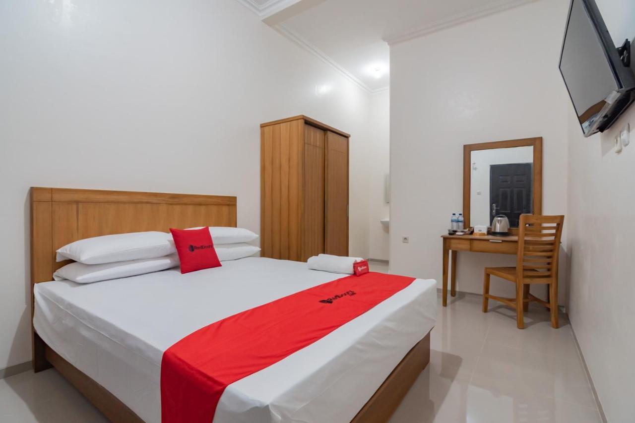 Reddoorz Syariah Plus @ Perintis Guesthouse Tasikmalaya Esterno foto