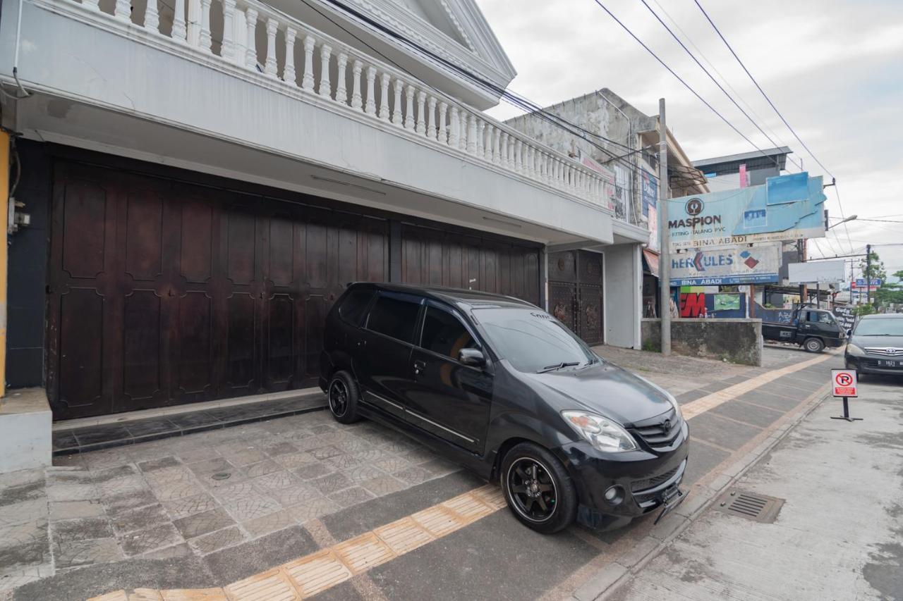 Reddoorz Syariah Plus @ Perintis Guesthouse Tasikmalaya Esterno foto