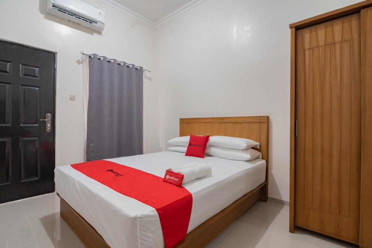 Reddoorz Syariah Plus @ Perintis Guesthouse Tasikmalaya Esterno foto