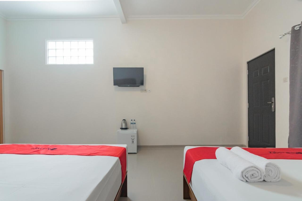 Reddoorz Syariah Plus @ Perintis Guesthouse Tasikmalaya Esterno foto