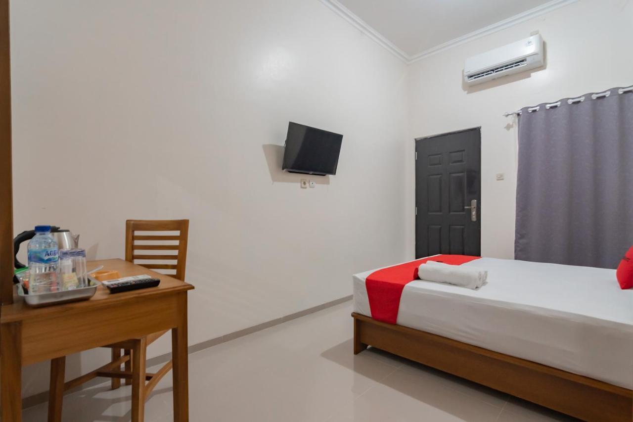 Reddoorz Syariah Plus @ Perintis Guesthouse Tasikmalaya Esterno foto